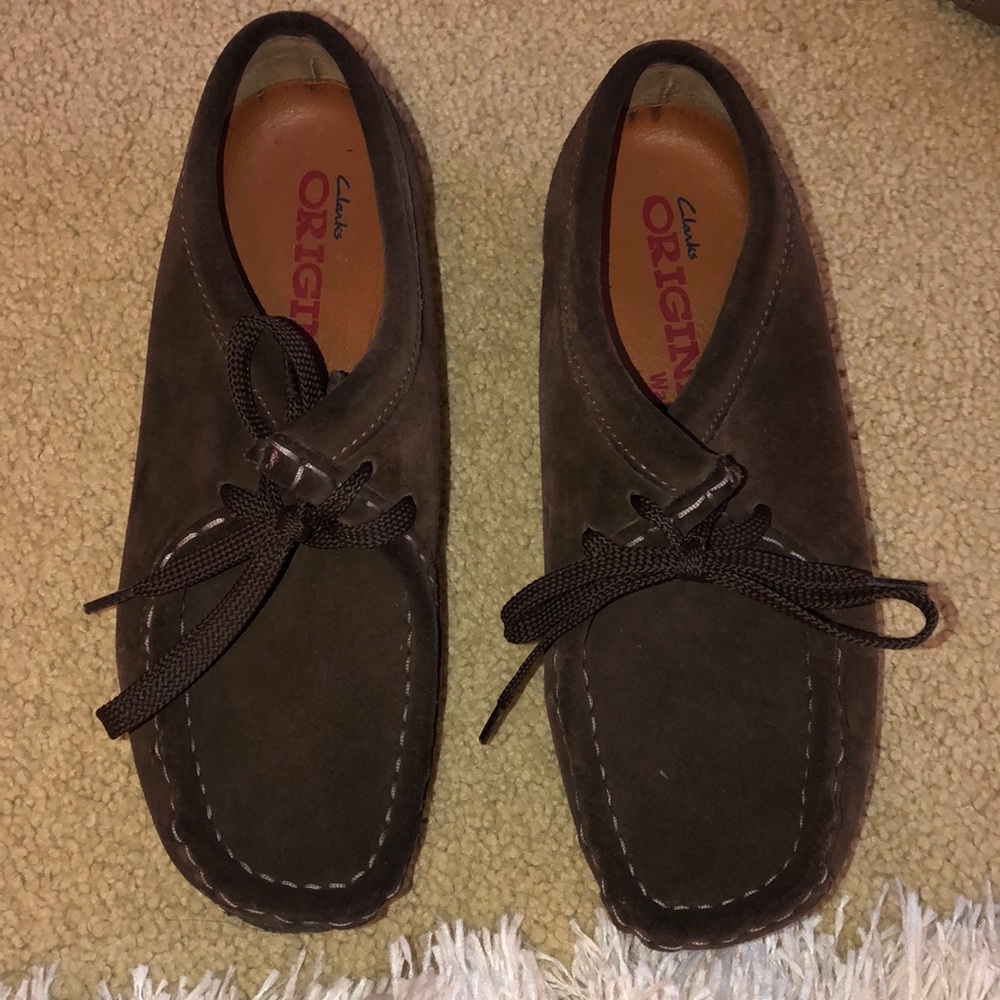 women’s wallabees